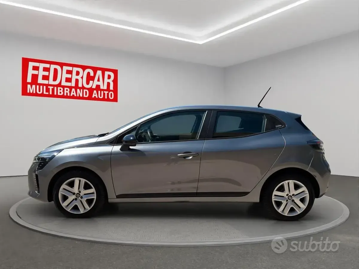 Usata Renault Clio V Evolution 101 CV (74 kW) 2024 Grigio Berlina