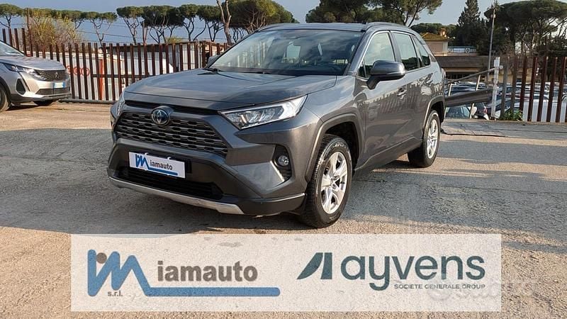 Usata Toyota RAV4 Hybrid 222 CV (163 kW) 2020 Grigio SUV