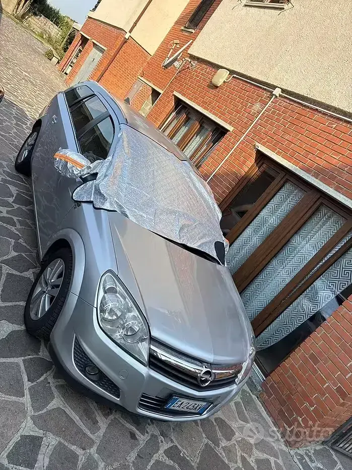 Usata Opel Astra 110 CV (80 kW) 2010 Grigio Station wagon