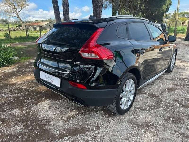 Usata Volvo V40 CC 120 CV (88 kW) 2018 Nero Station wagon