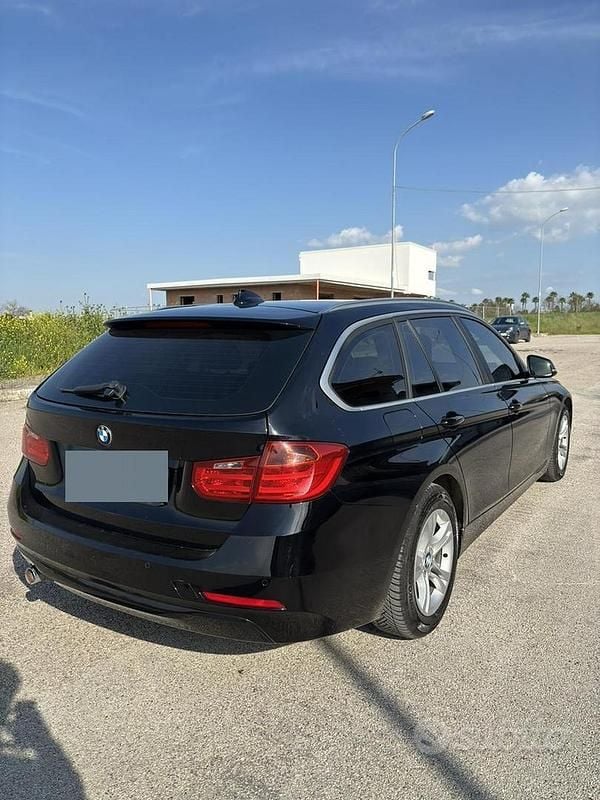 Usata BMW 318 Comfort Edition 143 CV (105 kW) 2015 Nero Station wagon