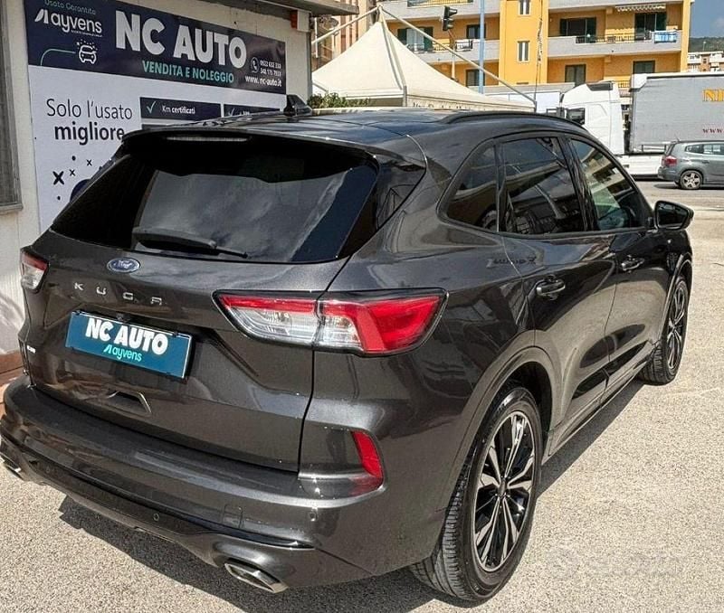 Usata Ford Kuga ST-Line 120 CV (88 kW) 2022 Grigio SUV