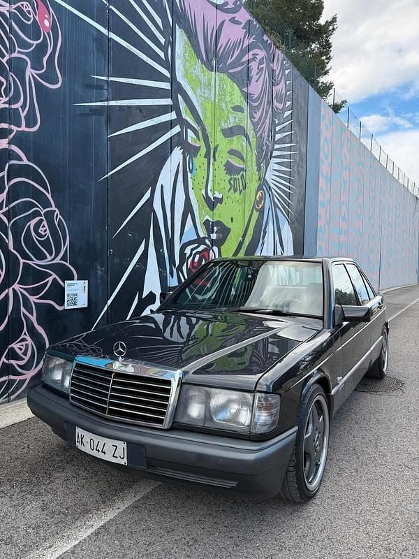 Usata Mercedes 190 Style 122 CV (89 kW) 1989 Nero Berlina