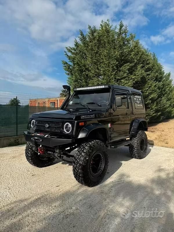 Usata Suzuki Samurai 101 CV (74 kW) 1988 Nero SUV