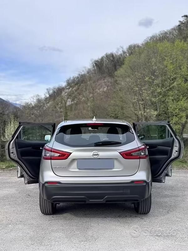 Usata Nissan Qashqai 160 CV (117 kW) 2019 Grigio SUV