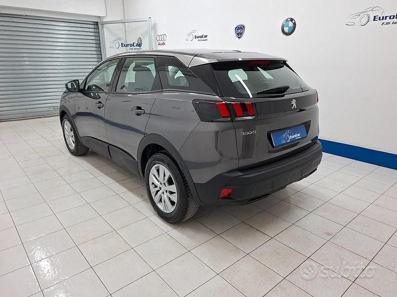 Usata Peugeot 3008 Active 130 CV (95 kW) 2022 Grigio SUV