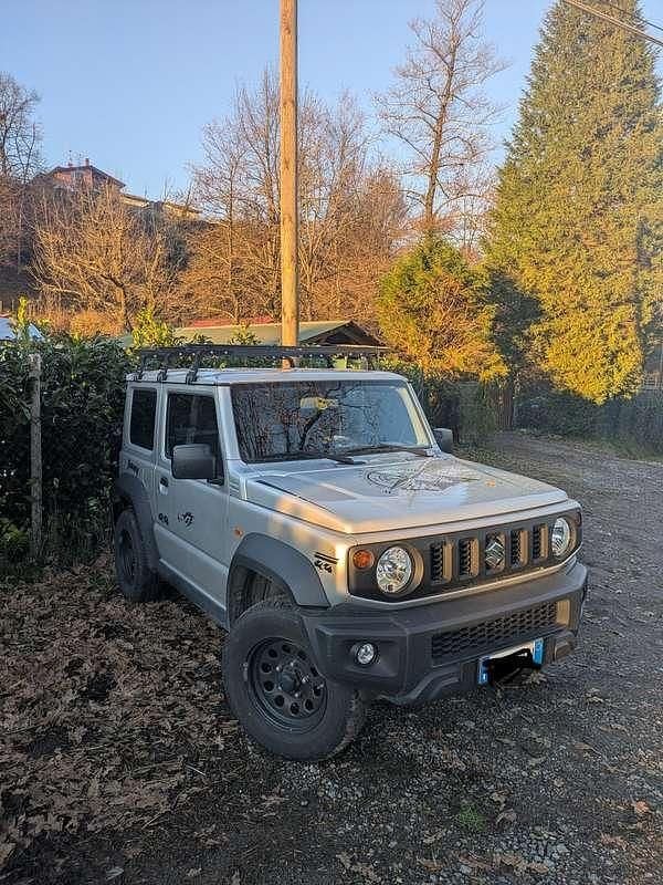 Grigio Usata 2021 Suzuki Jimny SUV | 26.800 € (Ottimo prezzo) - Immagine 1/4