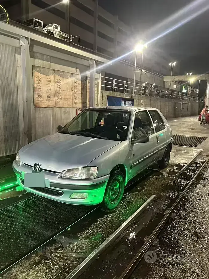 Usata Peugeot 106 60 CV (44 kW) 2003 Bluazzurro Utilitaria
