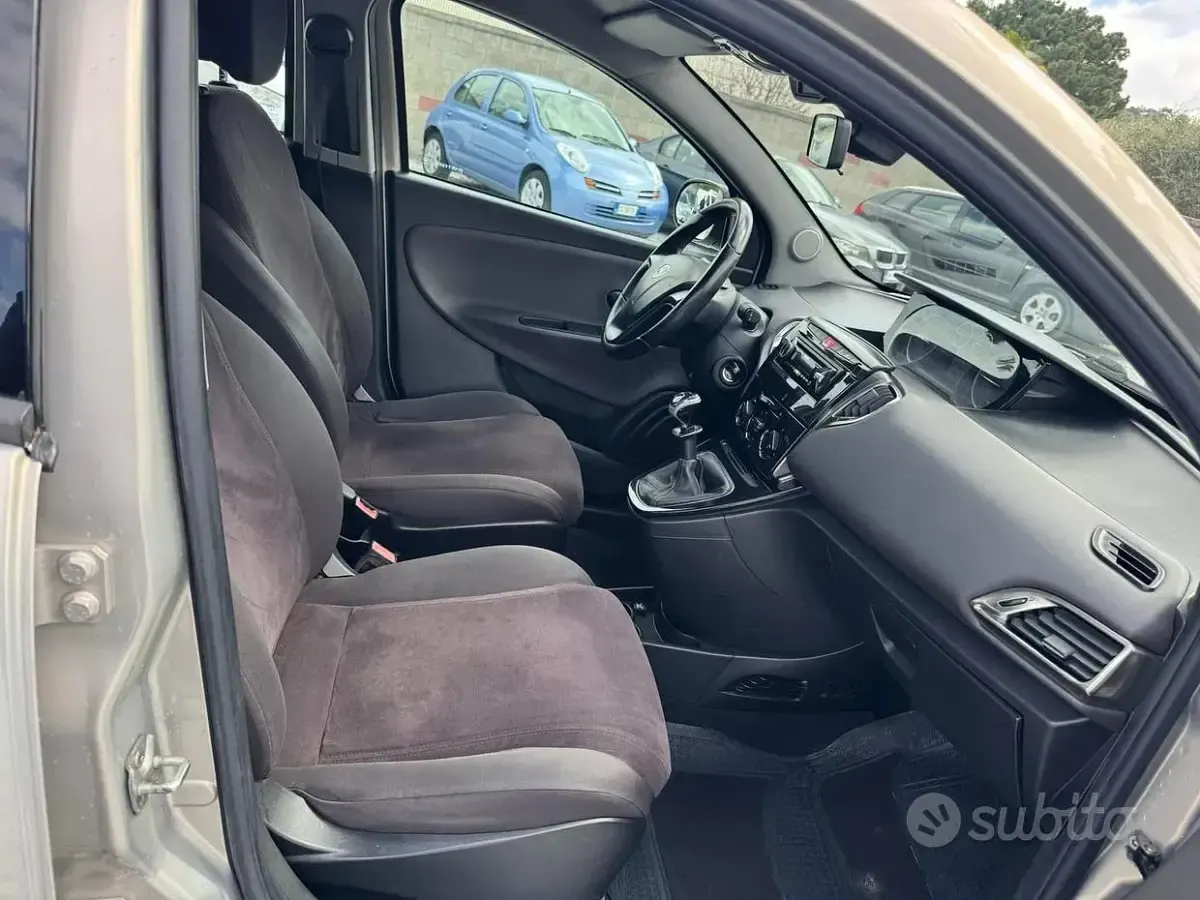 Usata Lancia Ypsilon 69 CV (50 kW) 2012 Utilitaria