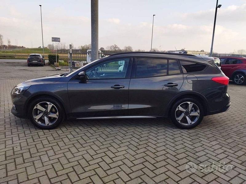 Begagnad Ford Focus Active 125 HK (91 kW) 2022 Grå Kombi