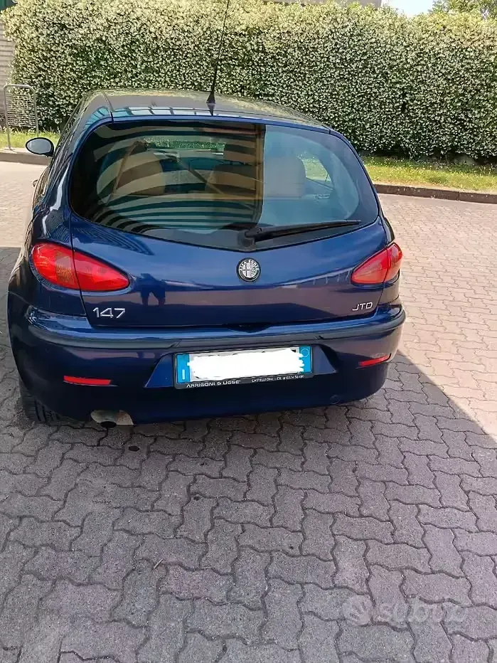 Usata Alfa Romeo 147 Distinctive 116 CV (85 kW) 2003 Blu Utilitaria