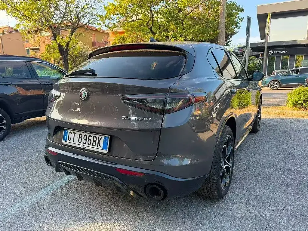 Usata Alfa Romeo Stelvio Veloce 280 CV (205 kW) 2024 Grigio SUV