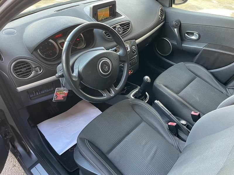 Usata Renault Clio II 103 CV (75 kW) 2011 Grigio Berlina