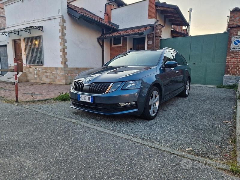 Usata Skoda Octavia 110 CV (80 kW) 2017 Grigio Station wagon