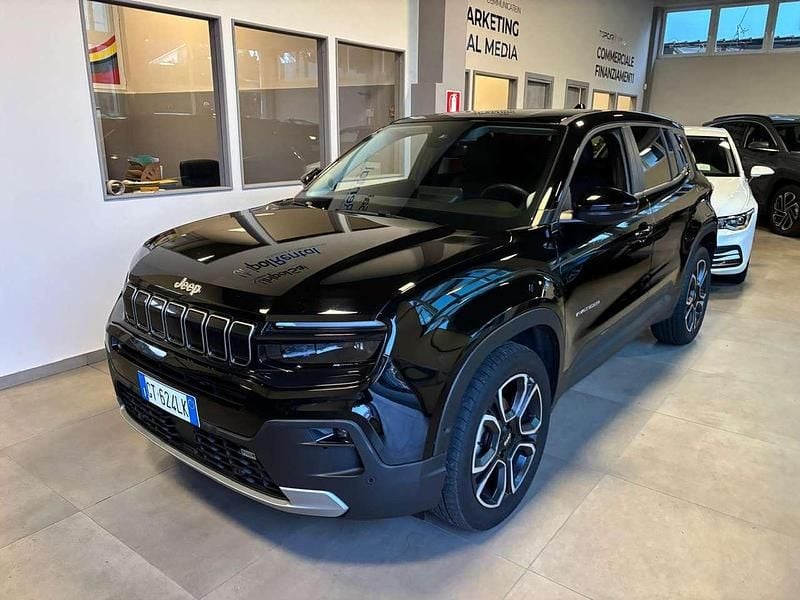 Begagnad Jeep Avenger Summit 101 HK (74 kW) 2024 Svart SUV