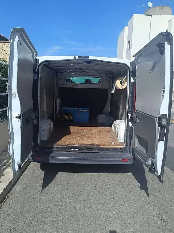Usata Opel Vivaro 147 CV (108 kW) 2009 Bianco Monovolume