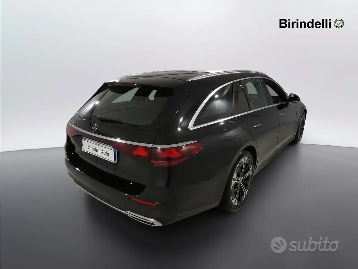 Usata Mercedes E220 Advanced 197 CV (144 kW) 2024 Nero Station wagon