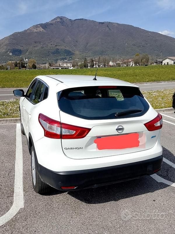 Usata Nissan Qashqai 115 CV (84 kW) 2015 Bianco SUV