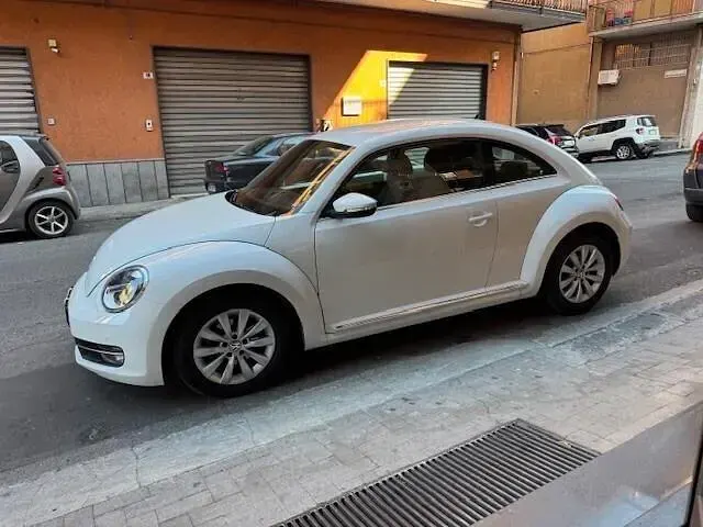 Usata VW Beetle Design 104 CV (76 kW) 2014 Bianco Utilitaria