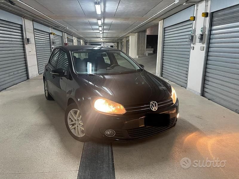 Usata VW Golf VI Comfortline 122 CV (89 kW) 2009 Nero Utilitaria