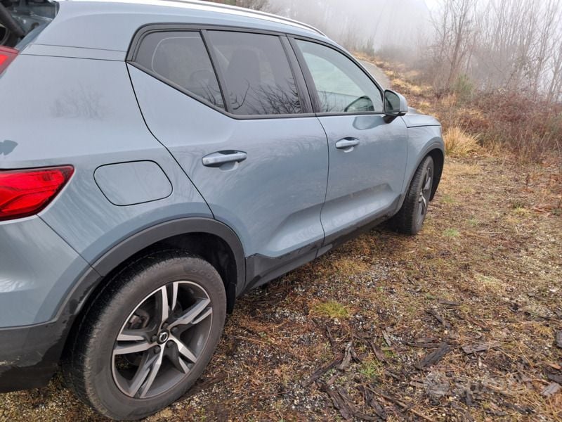 Usata Volvo XC40 150 CV (110 kW) 2019 Grigio SUV
