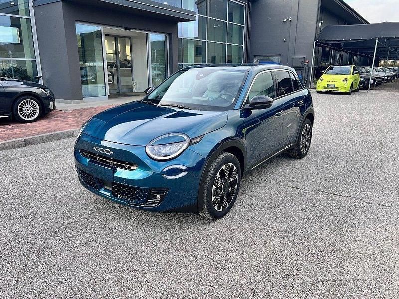 Nuova Fiat 600 La Prima 110 CV (80 kW) 2025 Antracite SUV