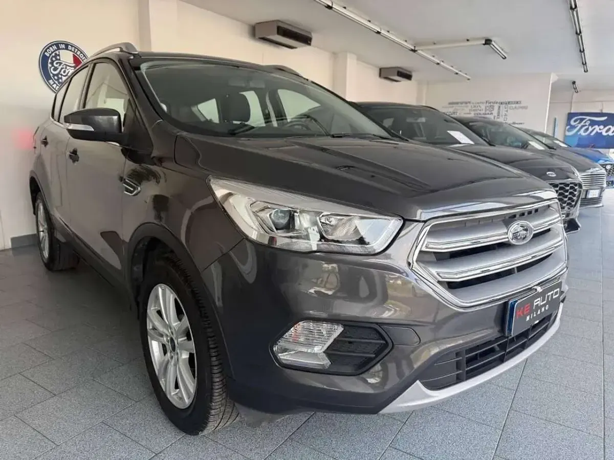 Usata Ford Kuga S 120 CV (88 kW) 2019 Magnetic grey SUV