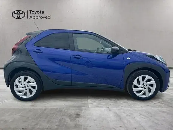 Usata Toyota Aygo X Trend 72 CV (52 kW) 2022 Blu SUV
