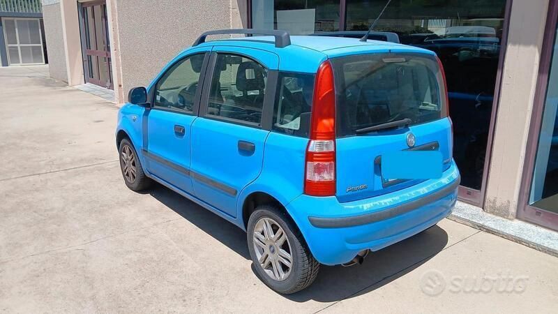 Usata Fiat Panda 69 CV (50 kW) 2005 Blu Utilitaria