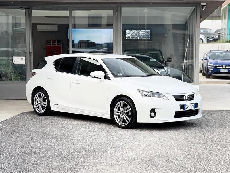Usata Lexus CT200h 99 CV (72 kW) 2012 Bianco Berlina