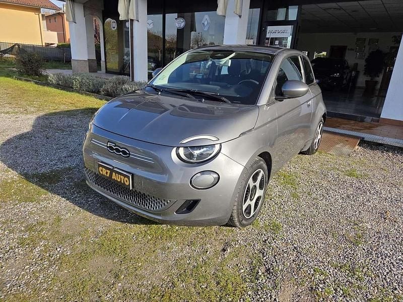Usata Fiat 500e Passion 86 kW (118 CV) 2021 Grigio Utilitaria