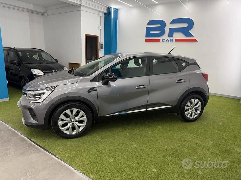 Usata Renault Captur Business 116 CV (85 kW) 2021 Grigio SUV