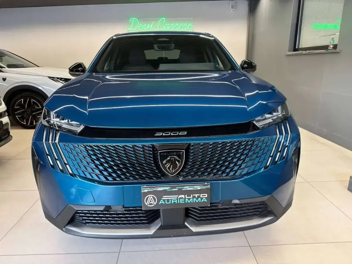 Usata Peugeot 3008 Allure 136 CV (100 kW) 2024 Blu obsesion SUV