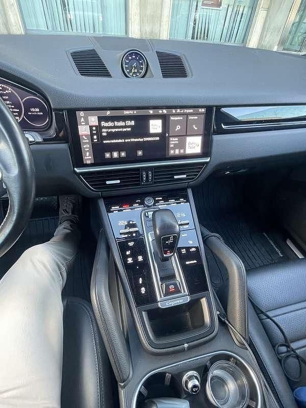 Usata Porsche Cayenne Coupe 340 CV (250 kW) 2020 Beige Coupé