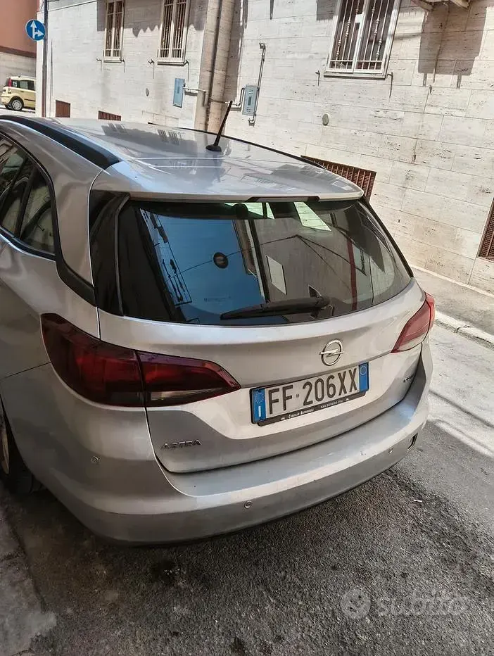 Usata Opel Astra 110 CV (80 kW) 2017 Grigio Station wagon