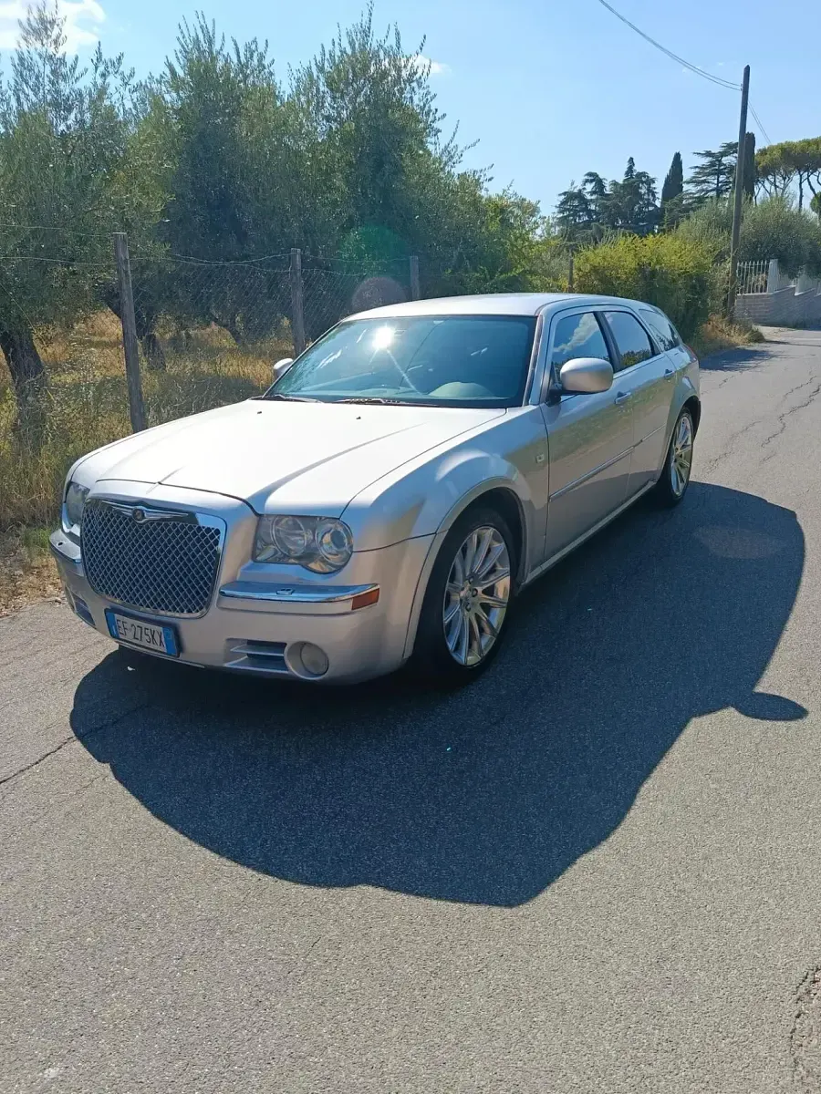 Usata Chrysler 300C Touring 218 CV (160 kW) 2010 Argento Station wagon