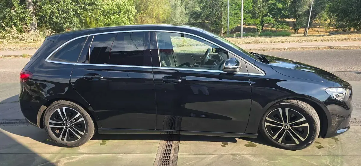 Usata Mercedes B180 Advanced 116 CV (85 kW) 2024 Nero Utilitaria