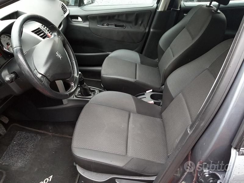 Usata Peugeot 207 Active 70 CV (51 kW) 2011 Grigio Berlina