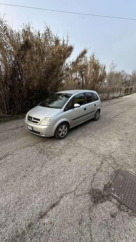Usata Opel Meriva 90 CV (66 kW) 2005 Monovolume