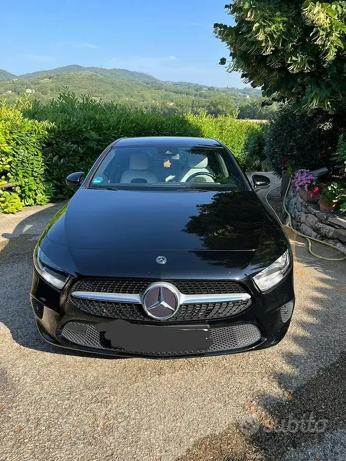 Usata Mercedes A160 109 CV (80 kW) 2018 Nero Berlina
