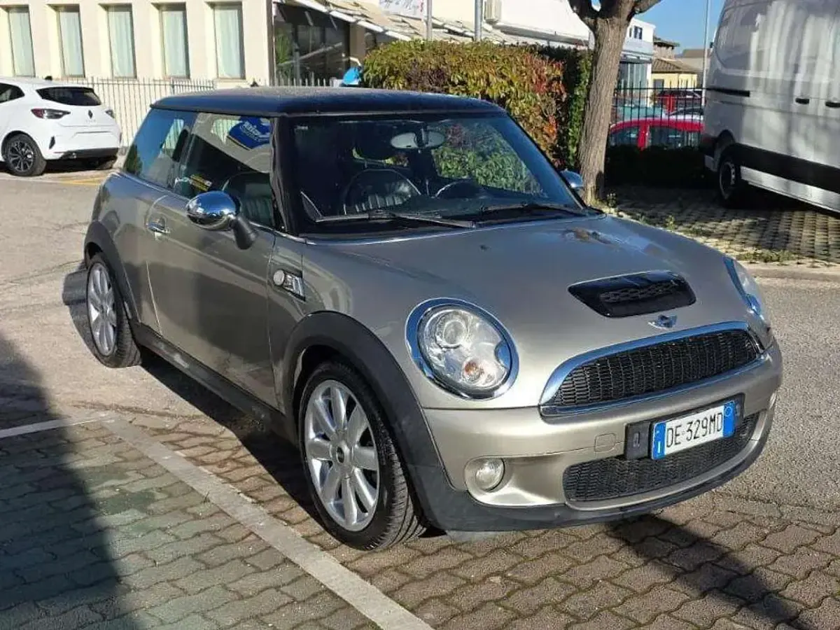 Usata Mini Cooper S Salt 175 CV (128 kW) 2006 Grigio chiaro Utilitaria