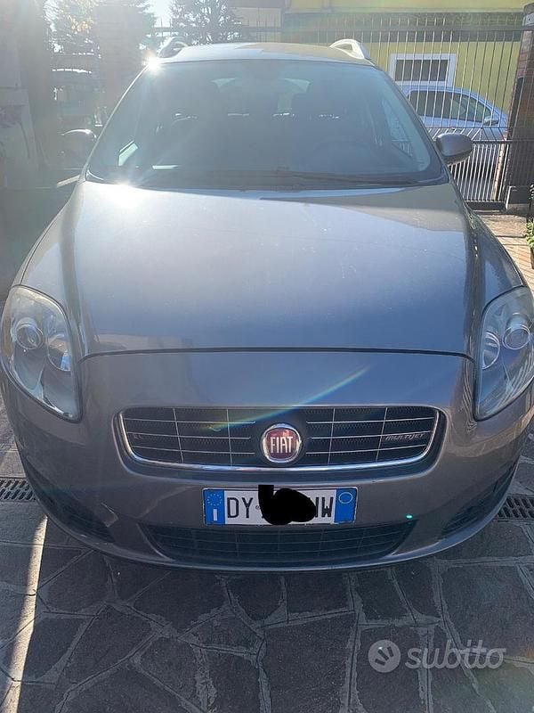 Usata Fiat Croma Dynamic 150 CV (110 kW) 2009 Grigio Monovolume