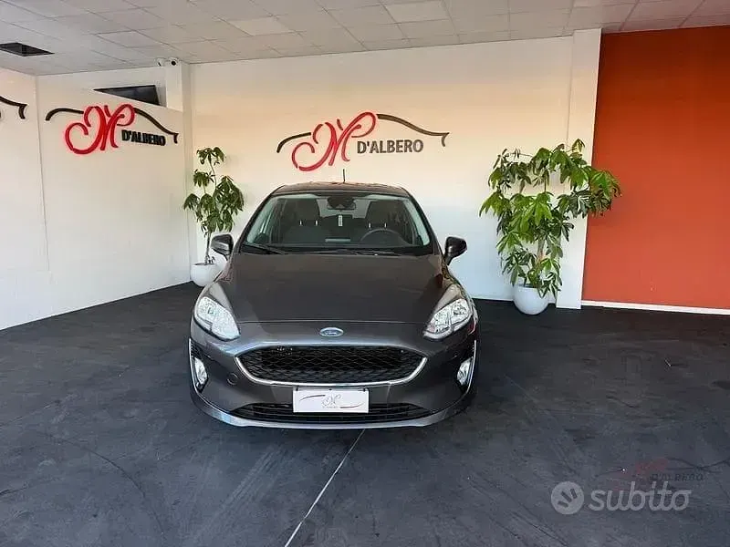 Usata Ford Fiesta Titanium 120 CV (88 kW) 2018 Grigio Utilitaria