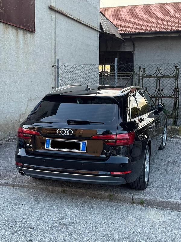 Usata Audi A4 Business 150 CV (110 kW) 2016 Nero Station wagon