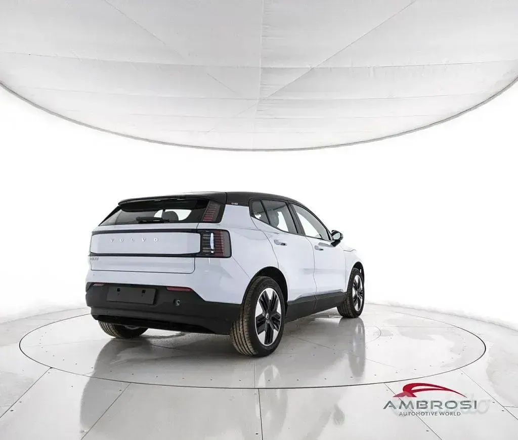 Nuova Volvo EX30 Plus 149 kW (203 CV) 2026 Blu SUV