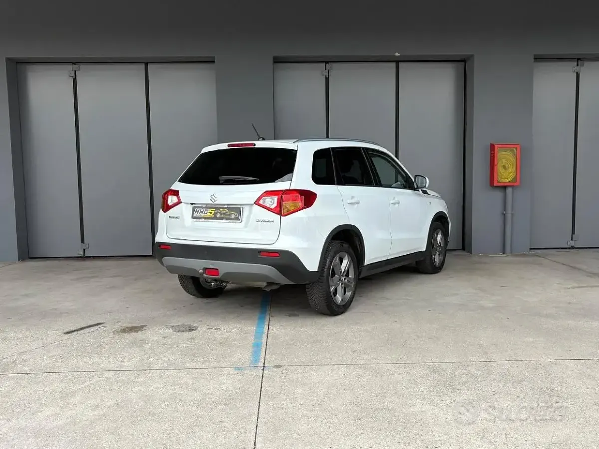 Usata Suzuki Vitara 120 CV (88 kW) 2015 Bianco SUV