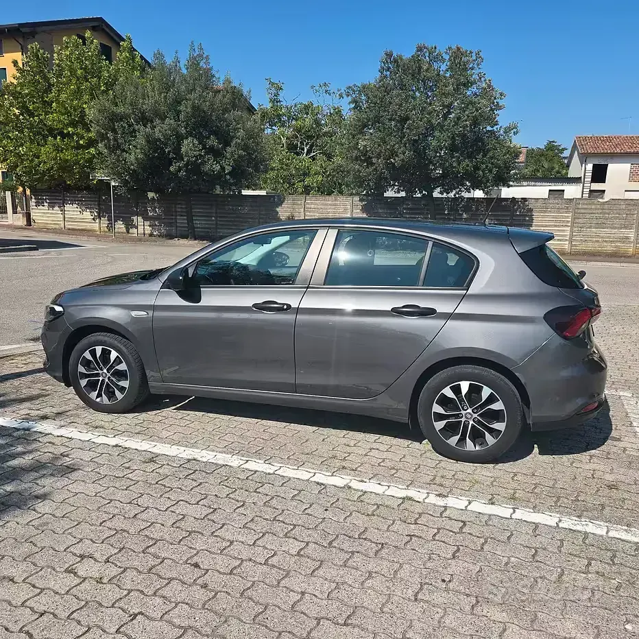 Usata Fiat Tipo 100 CV (73 kW) 2021 Grigio Berlina