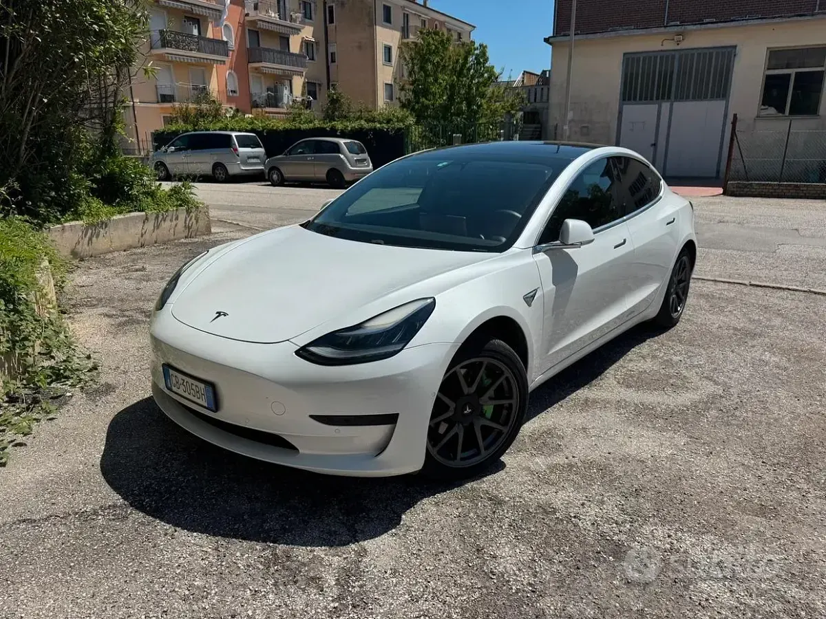 Usata Tesla Model 3 100 kW (136 CV) 2020 Bianco Berlina