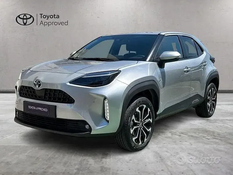 Usata Toyota Yaris Cross Trend 116 CV (85 kW) 2022 Grigio SUV