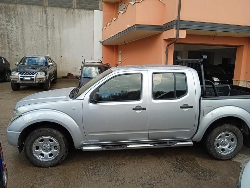 Usata Nissan Navara 171 CV (125 kW) 2010 Argento Pick-up